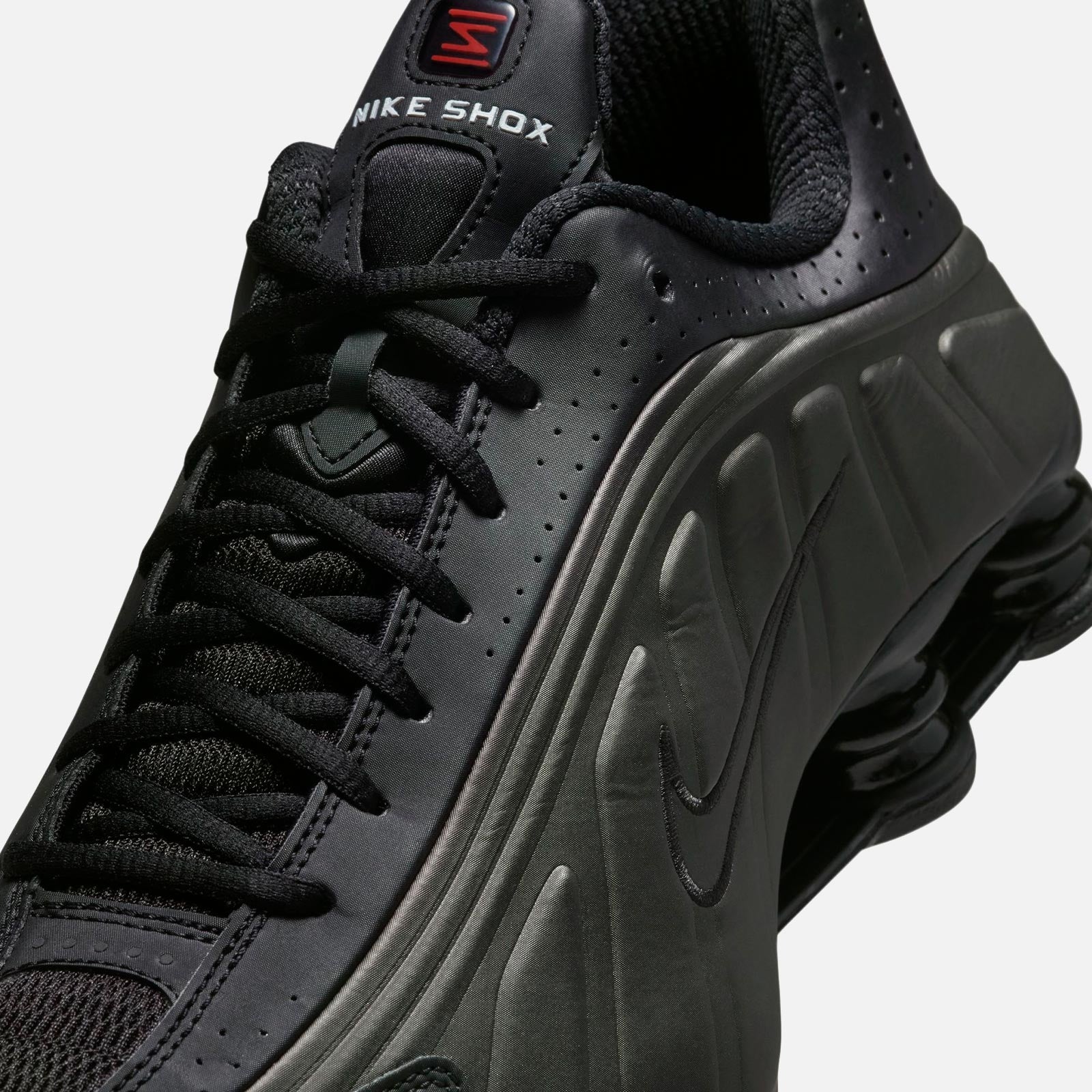 Shox R4 HQ1988 001