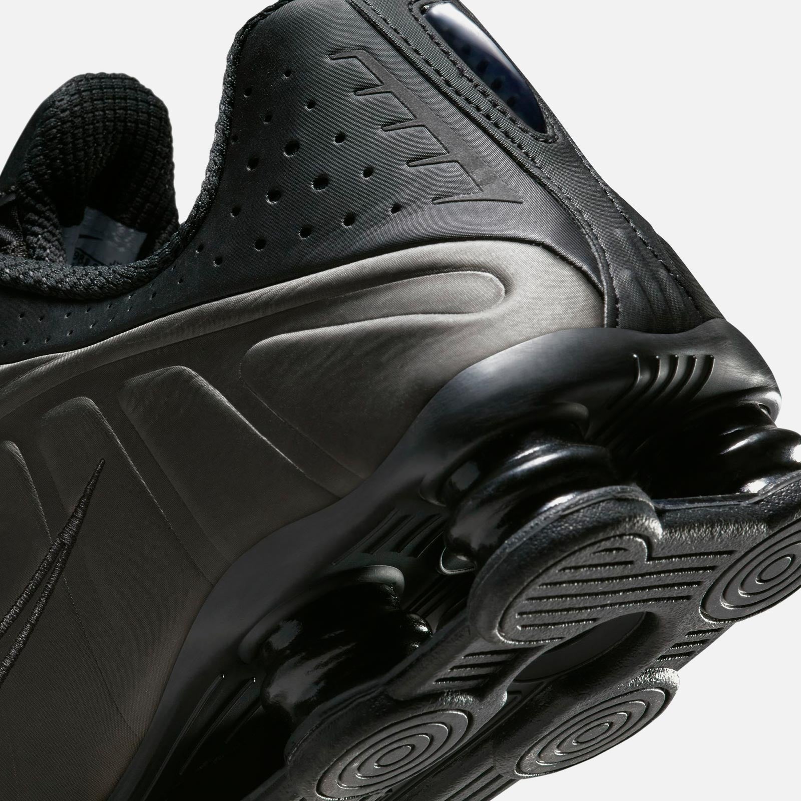Shox R4 HQ1988 001