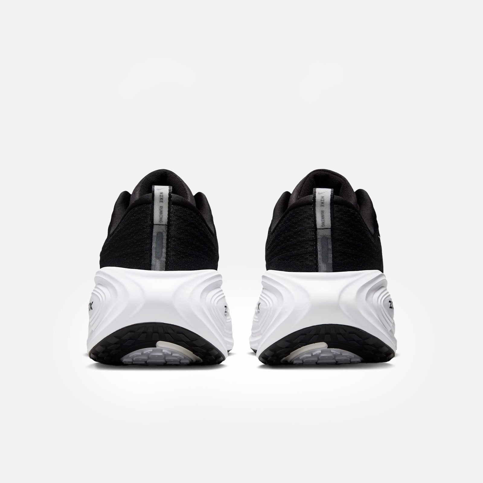 Vomero Plus HV8150 002