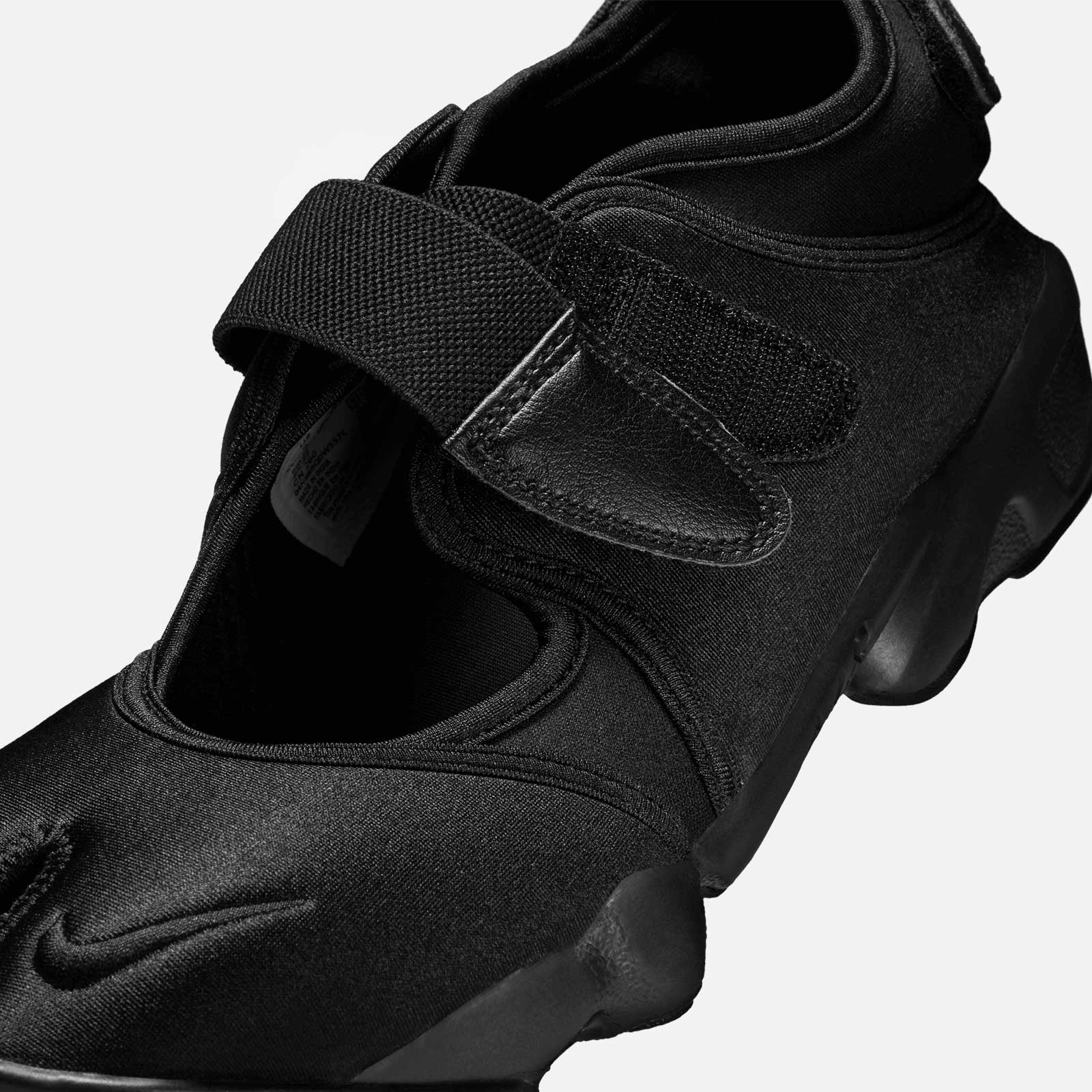 Air Rift Black Swan IH1990 010