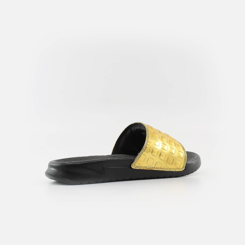 818737 002 WMNS Benassi JDI