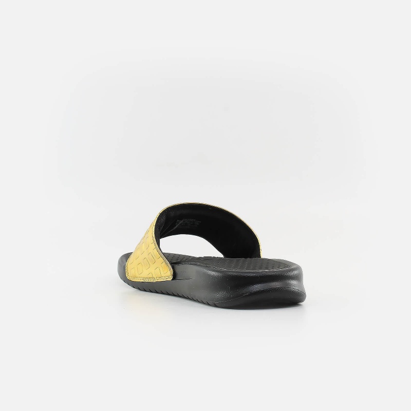 818737 002 WMNS Benassi JDI