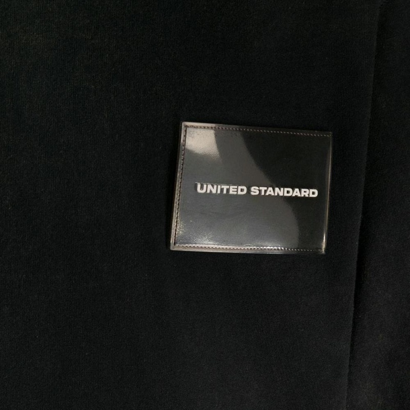 20SUSLS04 BLK Card Holder LS T Shirt