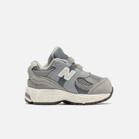 New Balance 2002 Hook & Loop IV2002ST | 4Elementos