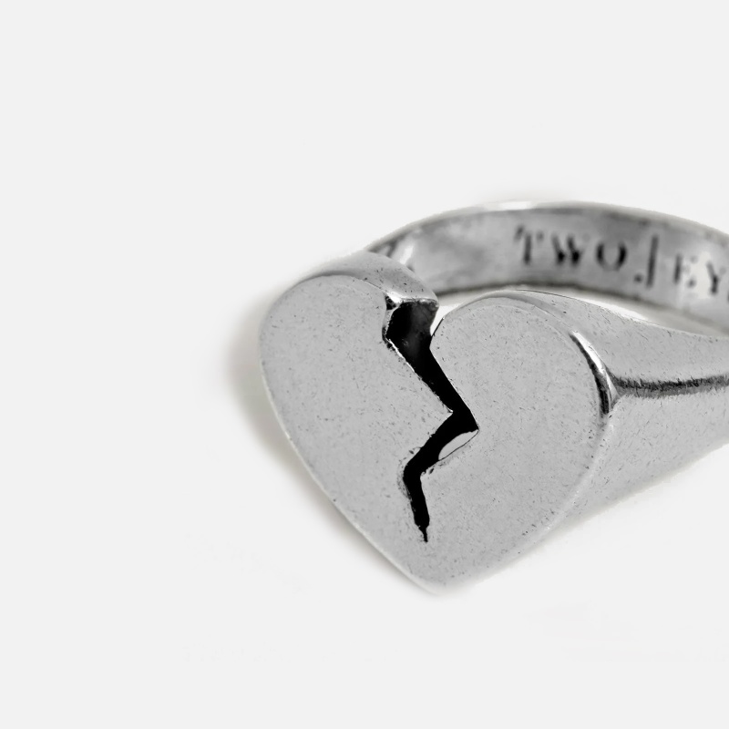 Twojeys Broken Heart Ring BRHR00