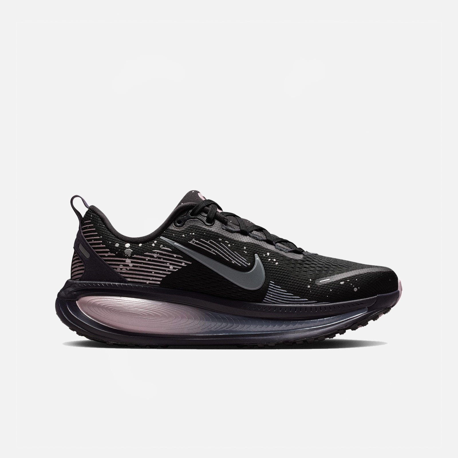 Vomero 18 SE HV1779 001