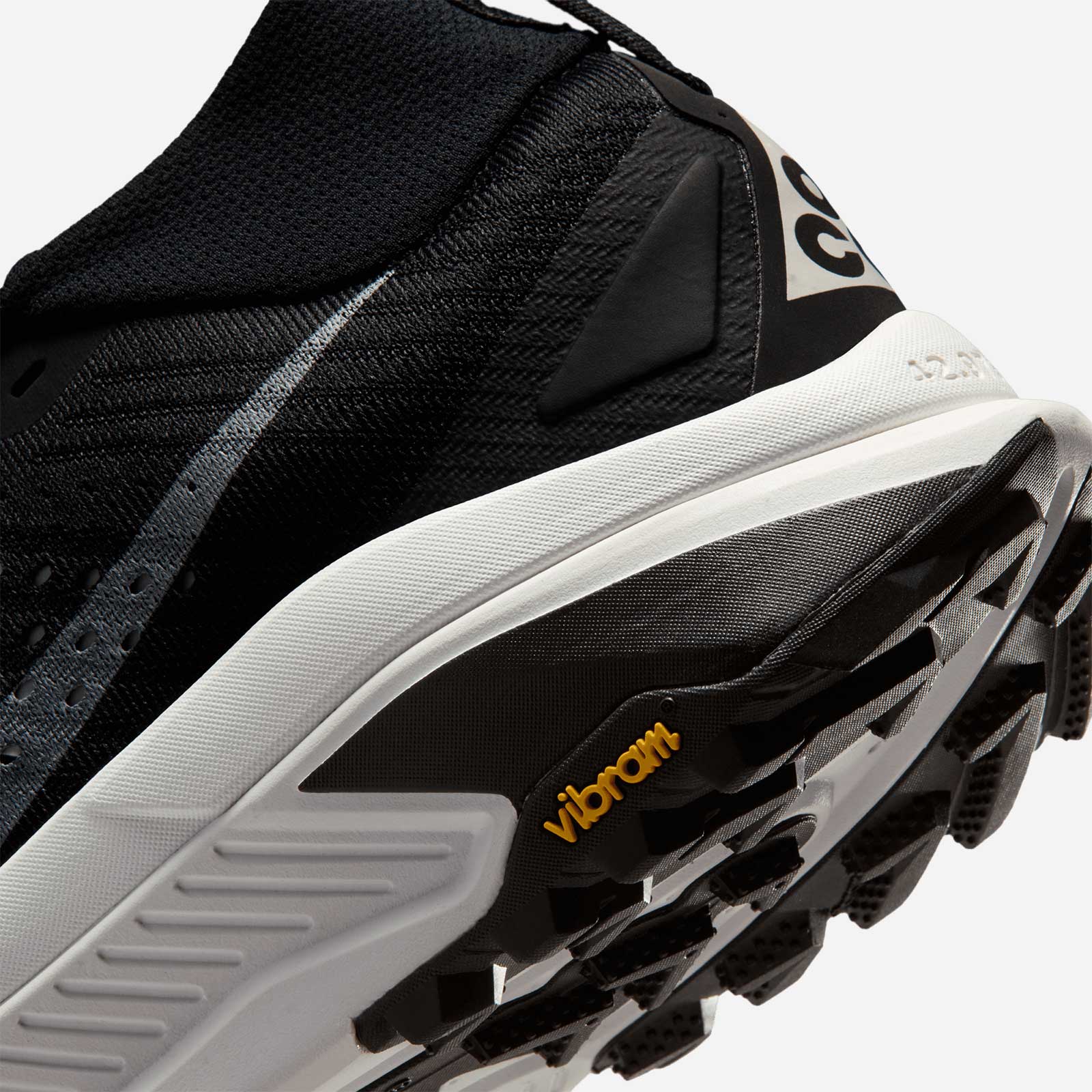 ACG Zegama HV8113 001