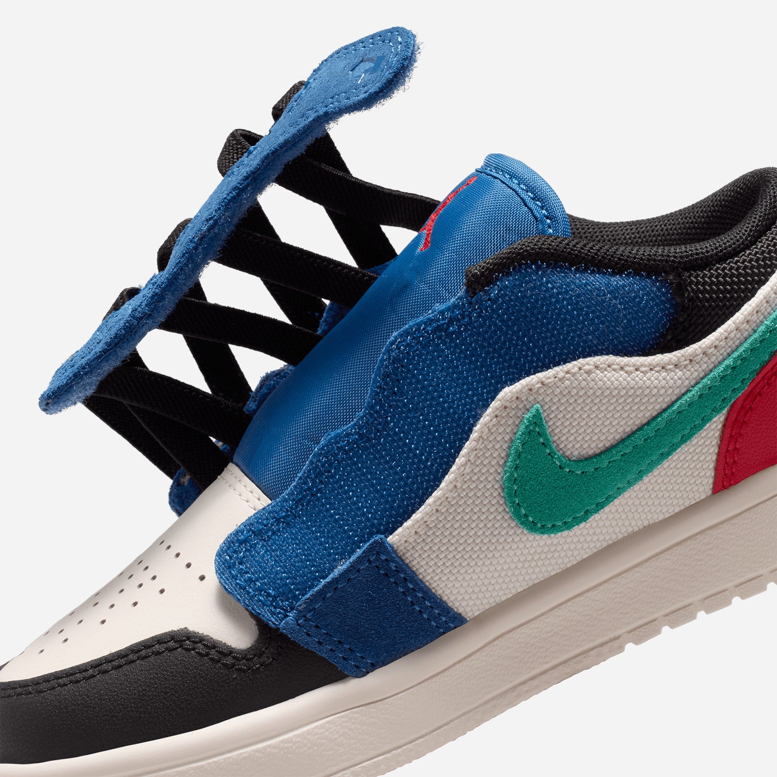 Jordan 1 Low Alt SE IO2054 401